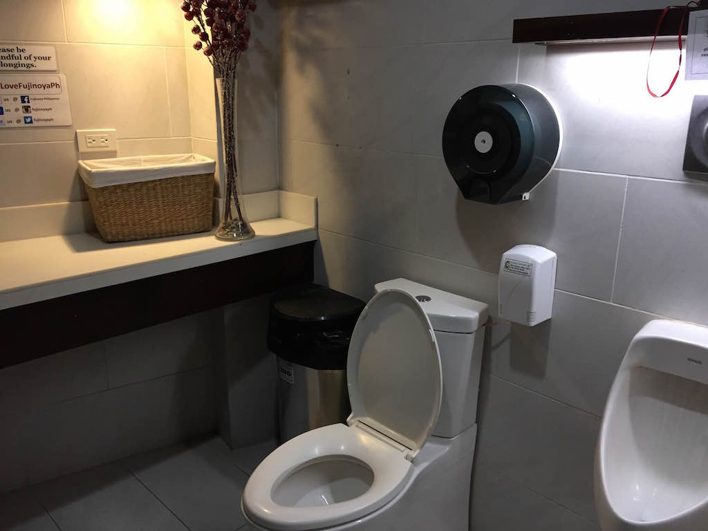 fujinoya_restroom