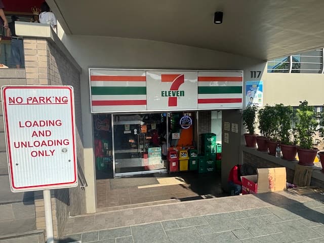 MITビル1階のセブンイレブン店舗