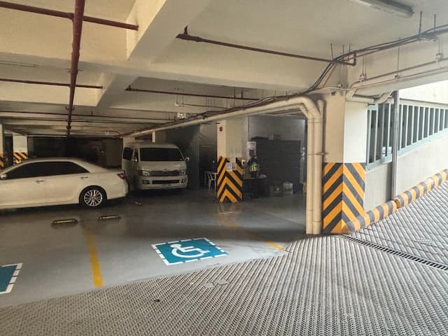 Khu vực bãi đỗ xe tòa nhà MIT