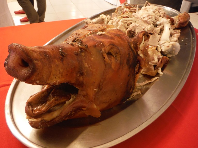 セブ島に来たら絶対食べたい名物「レチョン」!おすすめ店・部位・注文方法まで徹底解説