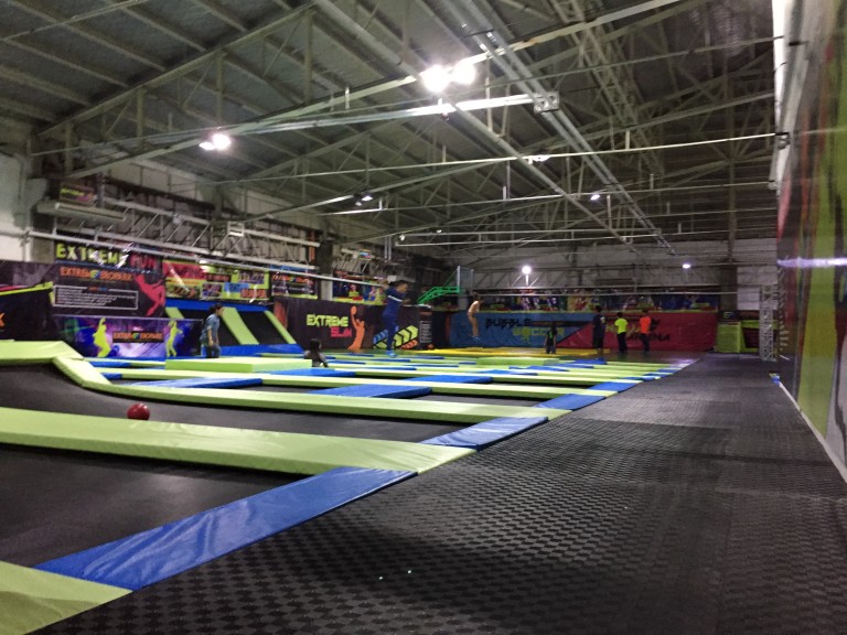 セブで新発見！筋肉痛必至！？トランポリン【EXTREME AEROPARK】