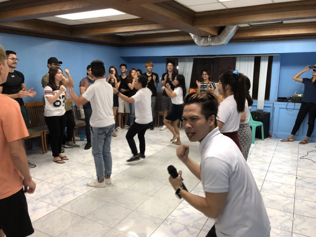 6D833E95-03FC-4A97-ADAA-D501DE1C71D8