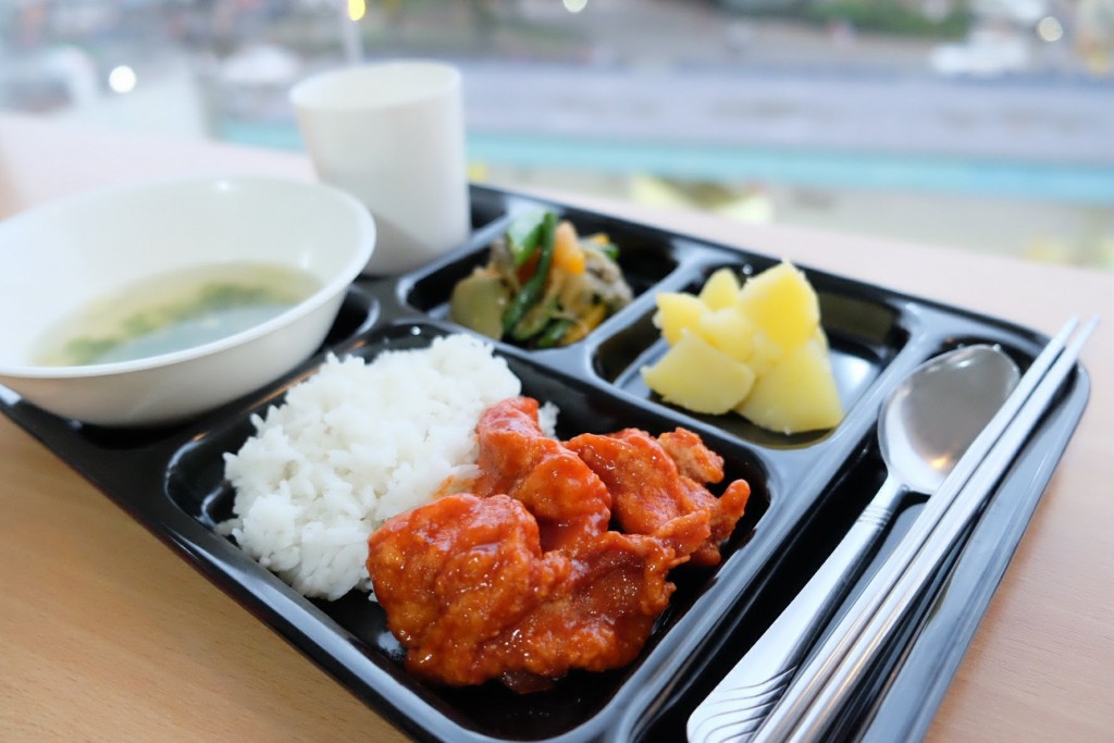 3D school meals_180402_0016_0