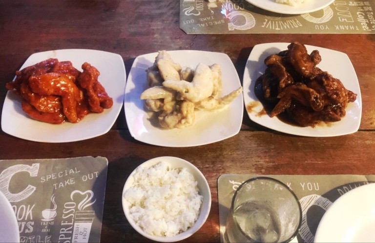 【The  CLASSROOM】セブで流行りの’’肉厚ジューシー’’手羽先食べ放題!!