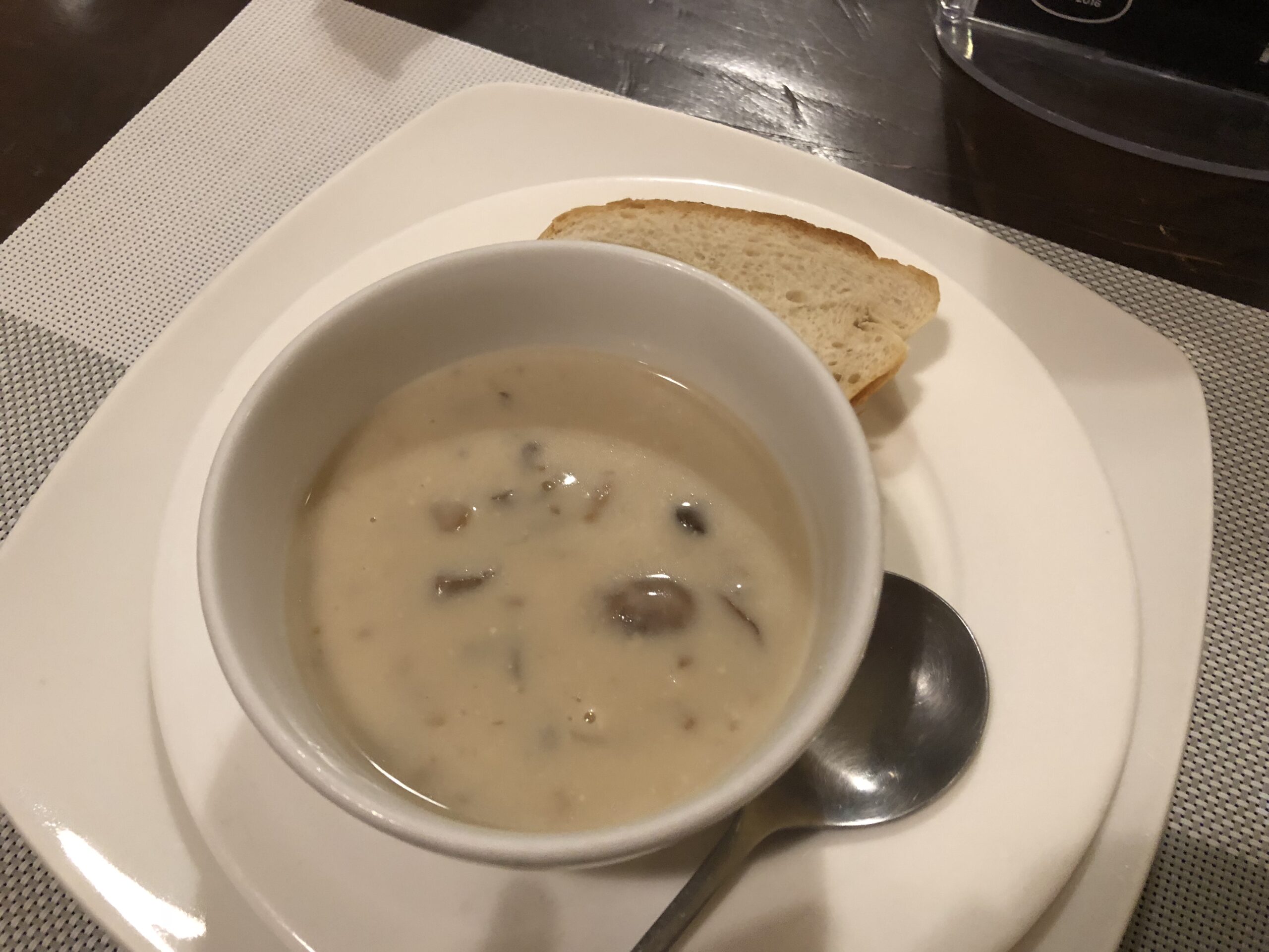 8B5121B6-3A0F-4BF3-A140-D98A523650DC