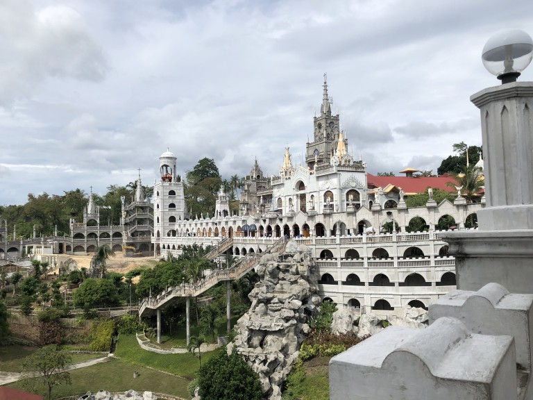 願いが叶う奇跡の教会?!【Simala Church】