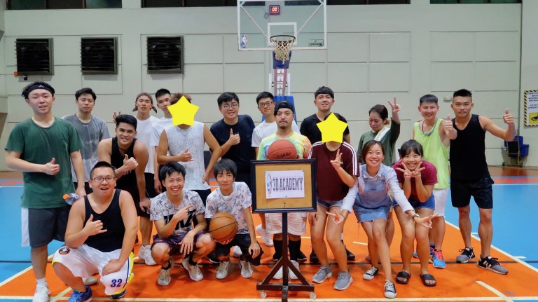 留学生集合♪毎月開催、セブ英語学校対抗バスケットボール大会!