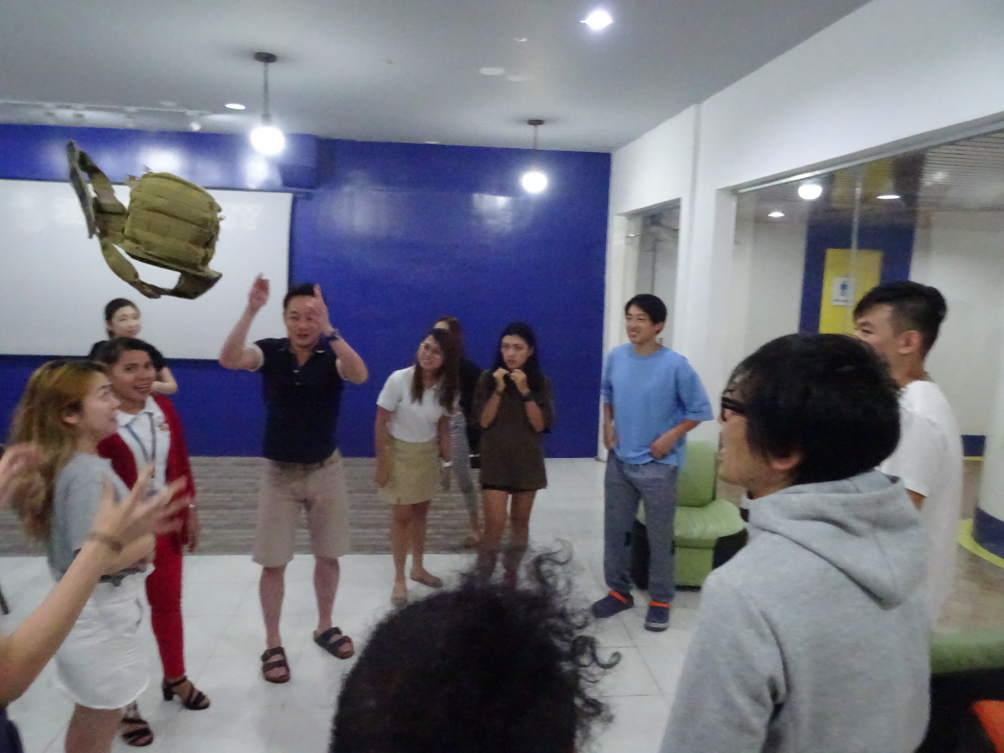 D6EE76FB-535B-43C6-B6B6-8B14DED2CF96