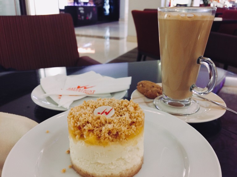 ウォーターフロントホテル内にあるカフェ【Madeleine】