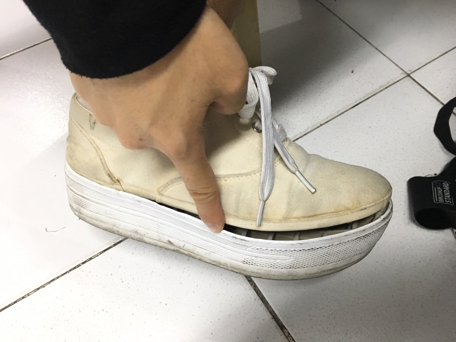 9EB08C9C-0712-472E-9579-E4AD482E82A4