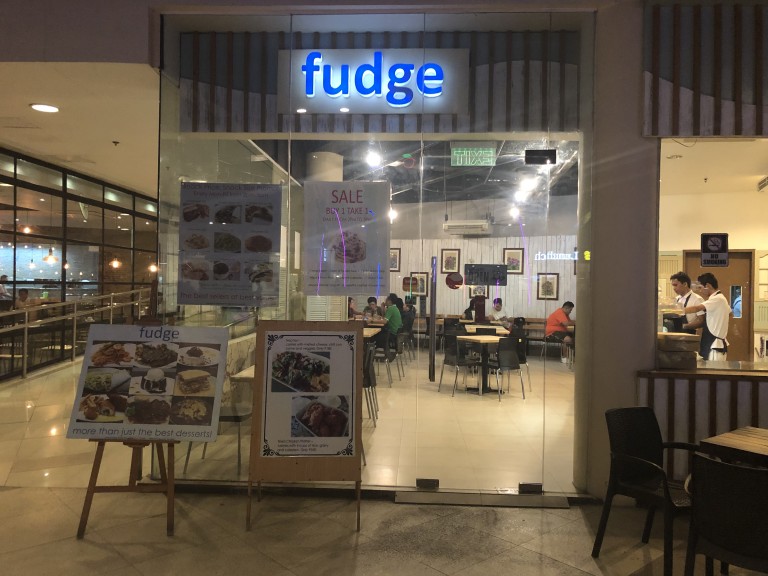 アヤラモールでのshoppingの休憩におすすめ♪【Fudge】