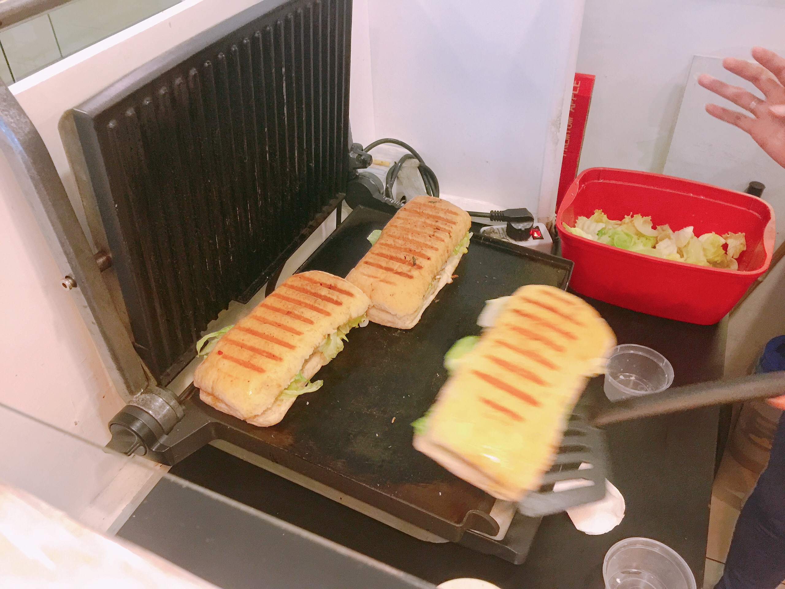 E2EB2205-228F-43D4-9576-953E03B5A9FE