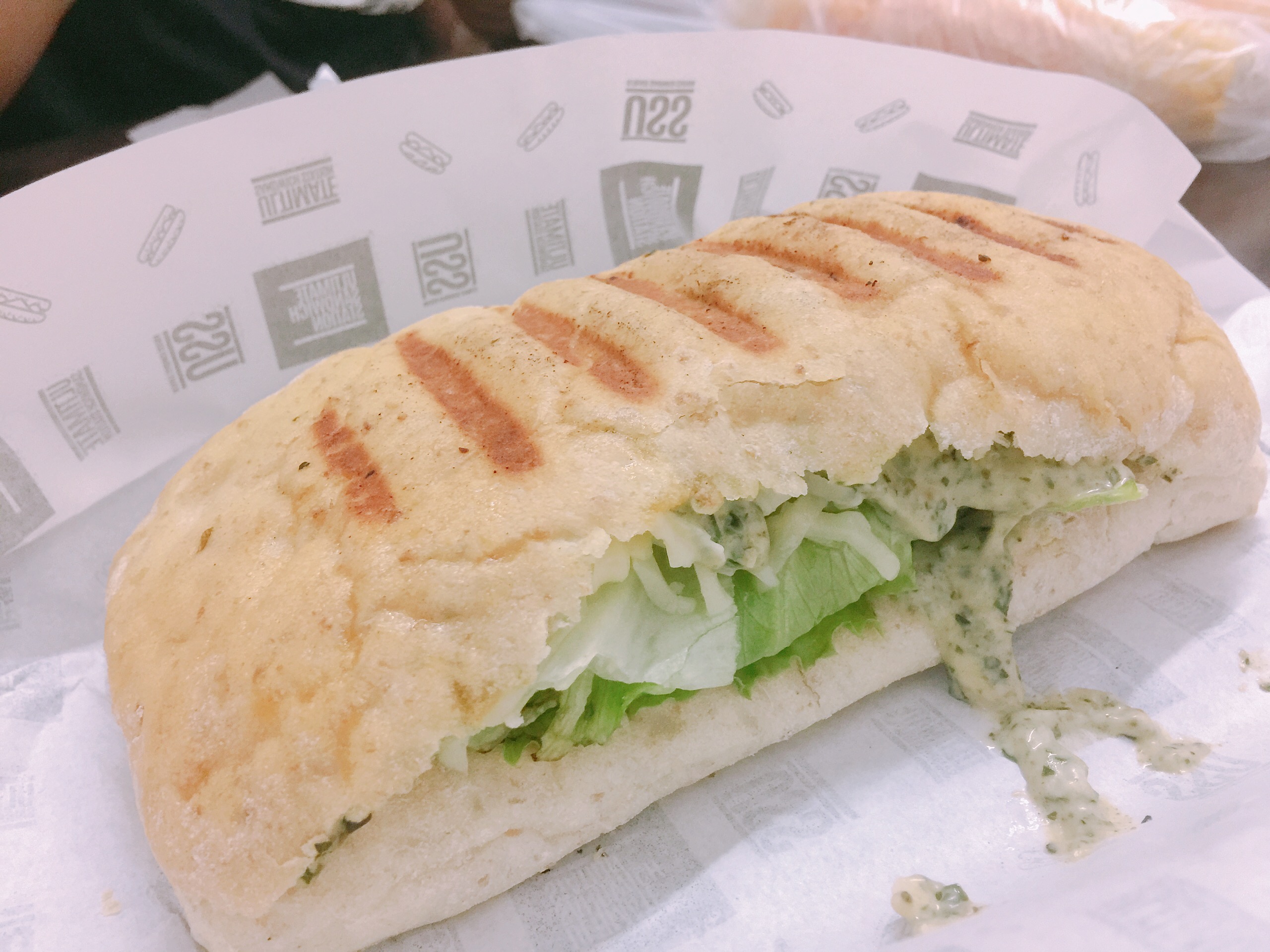 FDD7F54B-7B6A-46E9-8DDA-2B5CDCF9211C