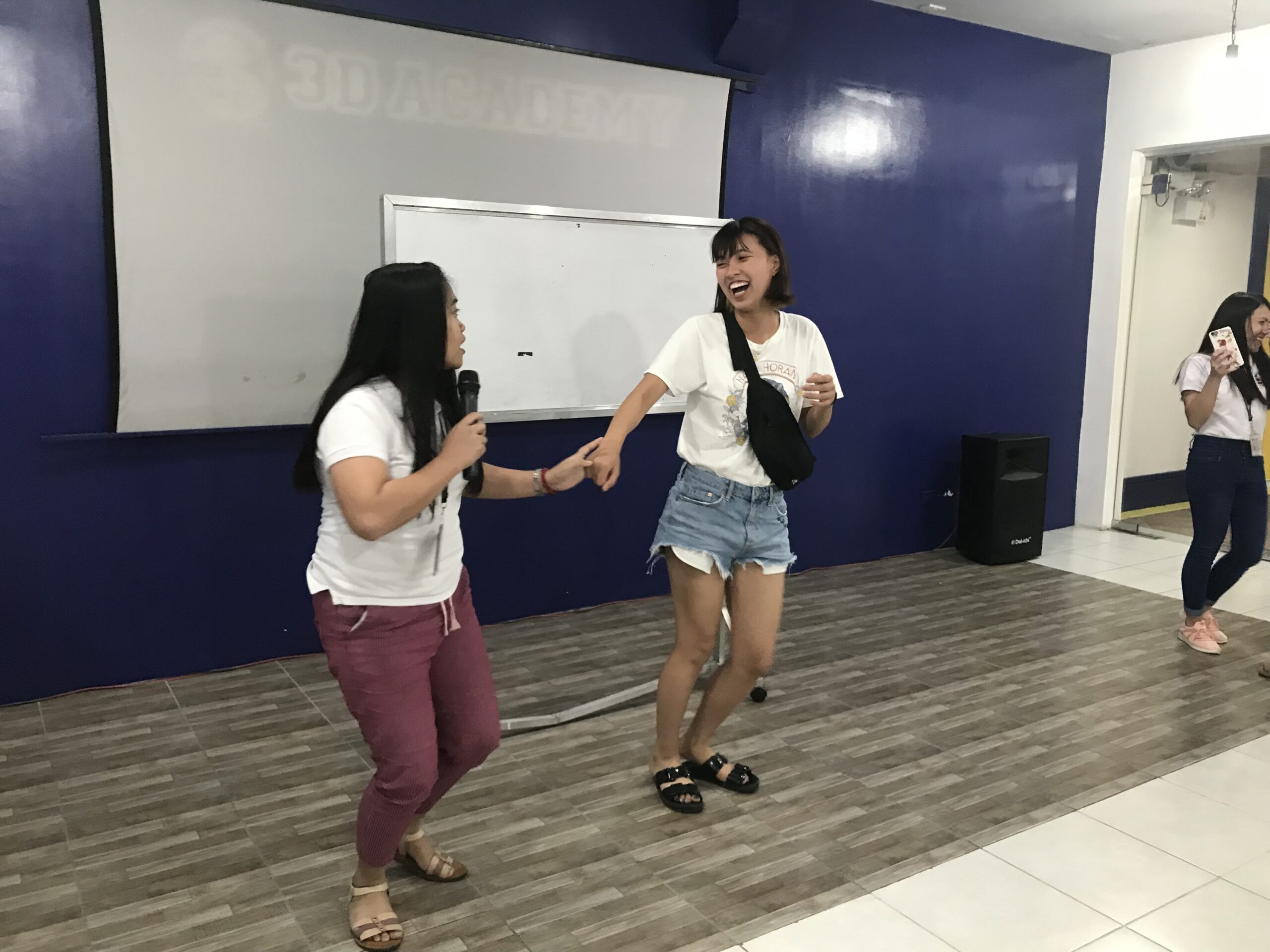 3C18A560-D58B-473D-883F-7A00D587B3AE