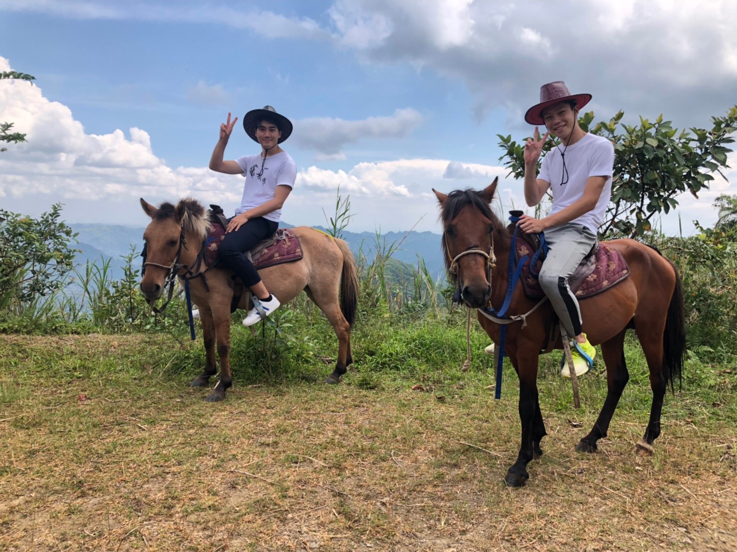 5F27A8EF-A62E-4095-9B8C-F85951960B53