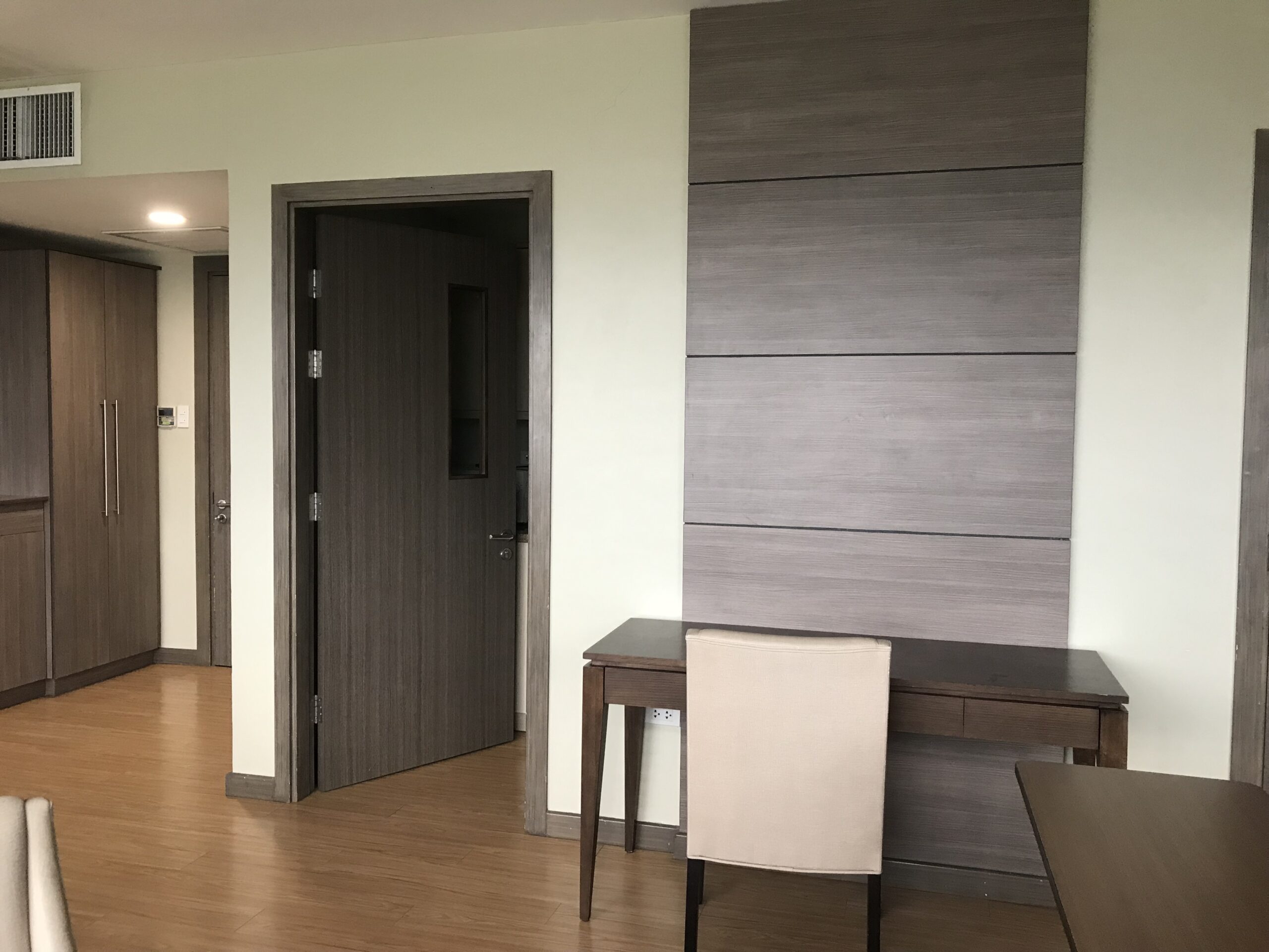 F6CC9F49-724E-41EA-80E1-CB63FC358771