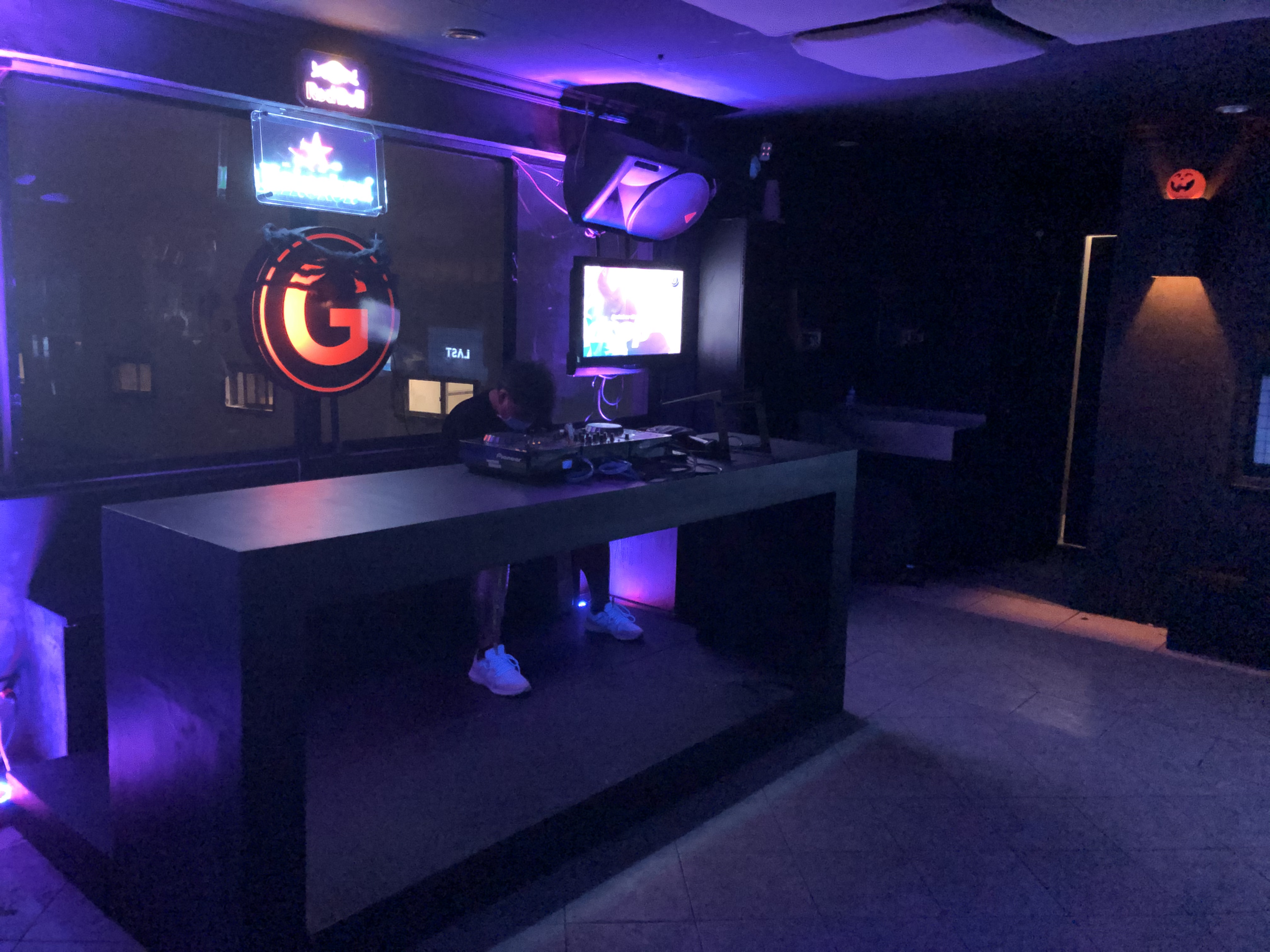 B4D9A572-B1AE-46D0-898D-473B3D0351E7